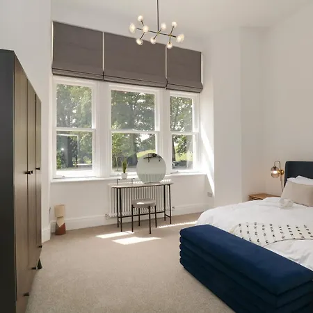 Rowley House At Stone Cross Mansion