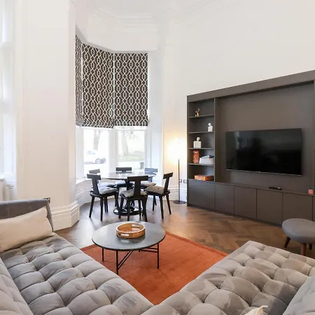 Rowley House At Stone Cross Mansion