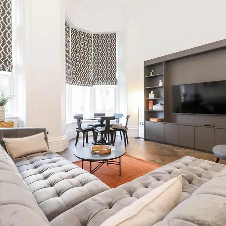 Rowley House At Stone Cross Mansion *