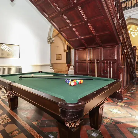 Rowley House At Stone Cross Mansion