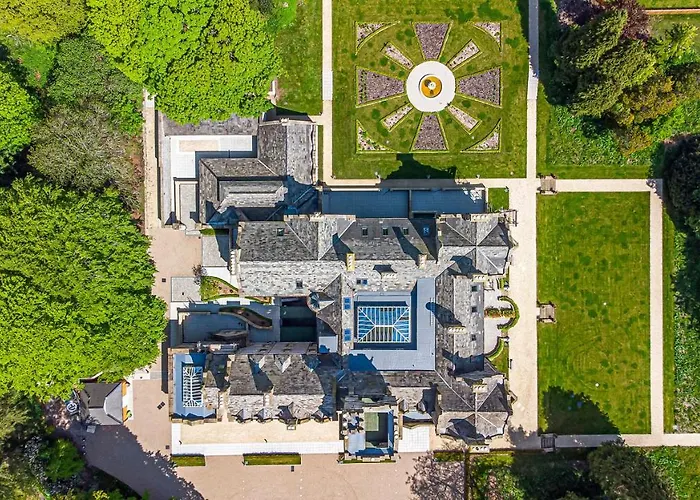 Rowley House At Stone Cross Mansion