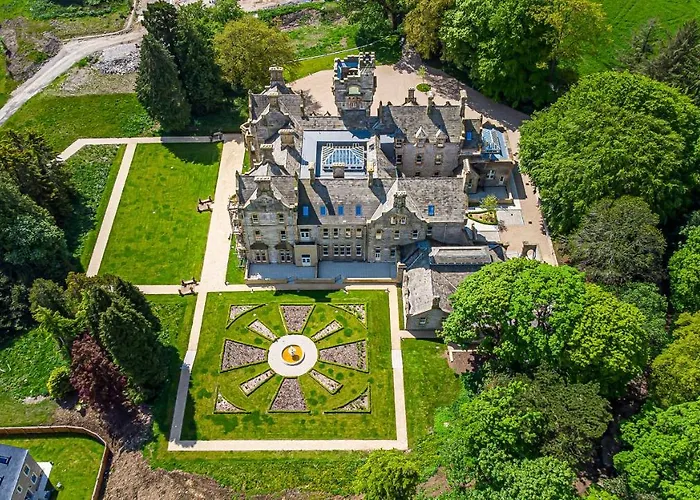 Rowley House At Stone Cross Mansion