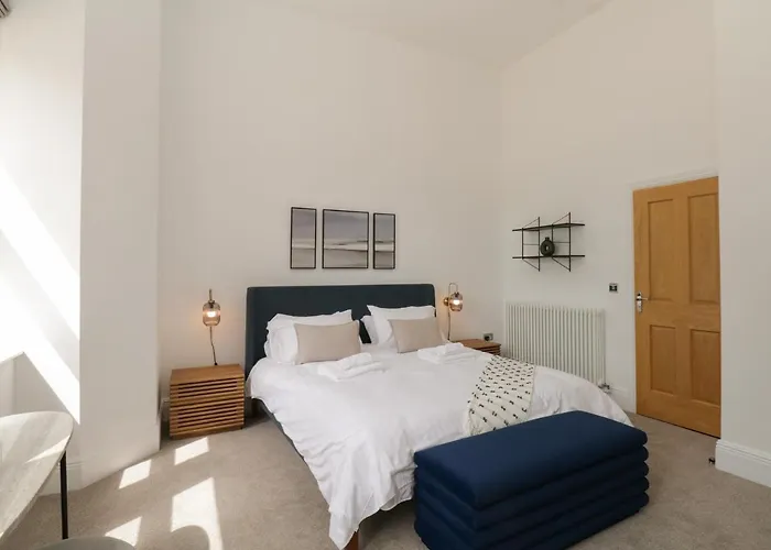 Rowley House At Stone Cross Mansion *