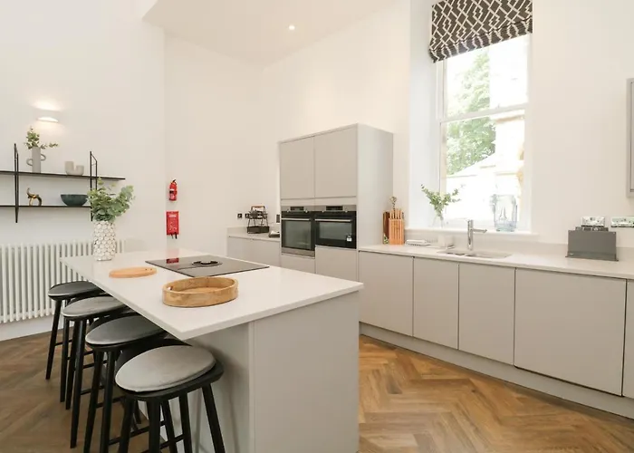 Rowley House At Stone Cross Mansion Holiday home