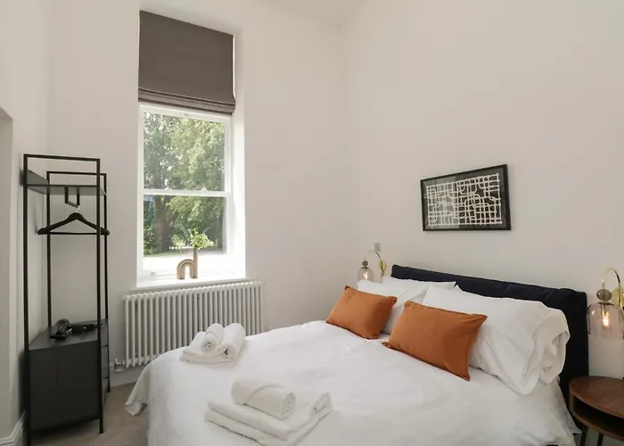 Rowley House At Stone Cross Mansion Holiday home *