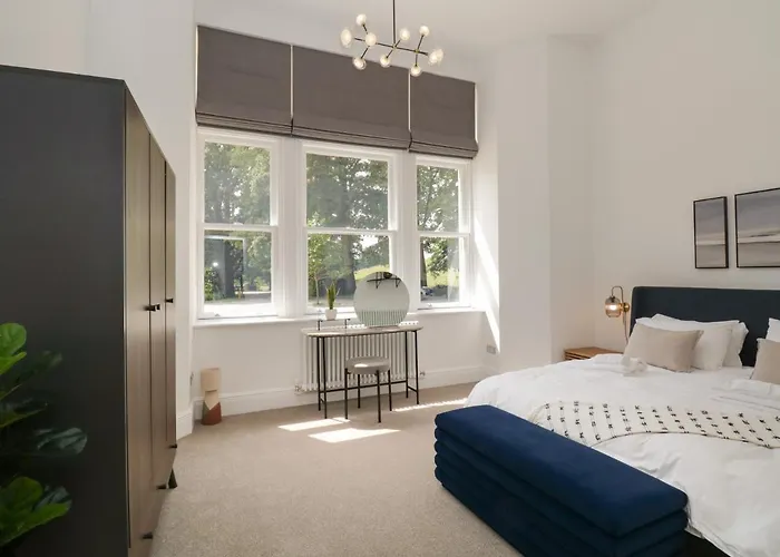 Rowley House At Stone Cross Mansion