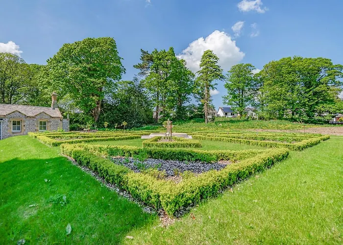 Rowley House At Stone Cross Mansion Holiday home *