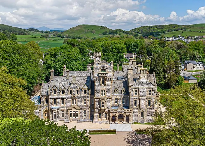 Rowley House At Stone Cross Mansion