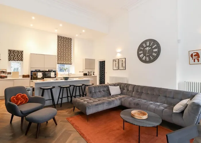 Rowley House At Stone Cross Mansion *