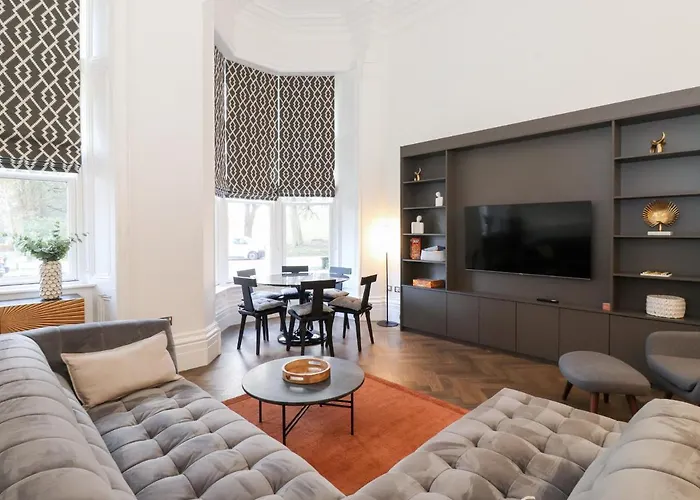 Rowley House At Stone Cross Mansion