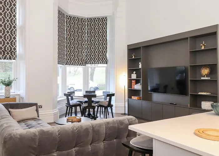 Rowley House At Stone Cross Mansion