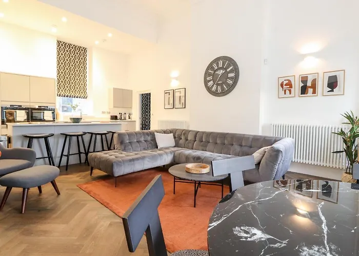 Rowley House At Stone Cross Mansion *