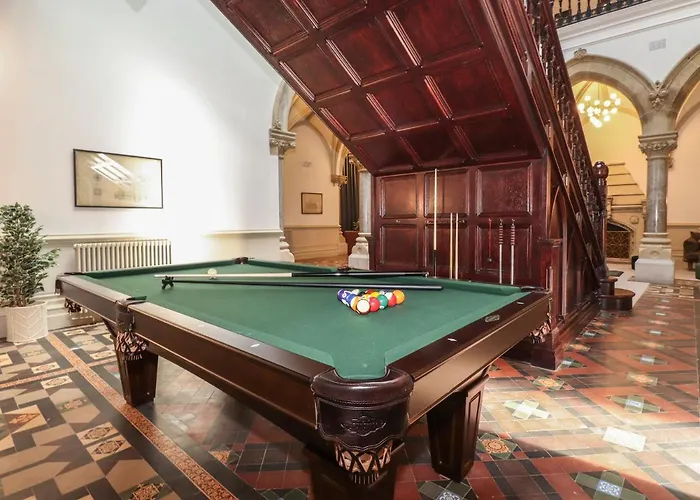 Rowley House At Stone Cross Mansion